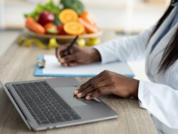 Curso Universitario de Especialización en Elaboración de Dietas